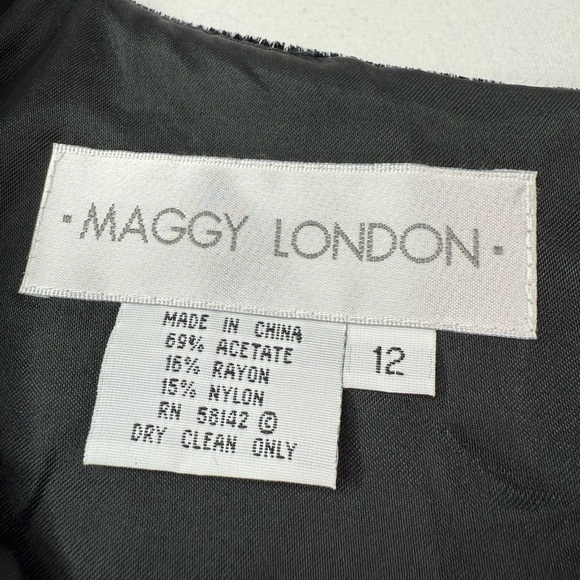 Maggy London Vintage Velvet Dress Short Sleeves Square Neck Size 12 - Picture 4 of 9